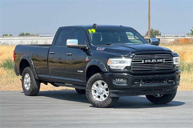 2019 RAM 3500 Laramie Crew Cab 4x4 8 Box