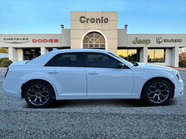 2018 Chrysler 300 Touring