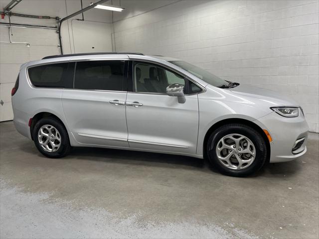 2022 Chrysler Pacifica Limited AWD