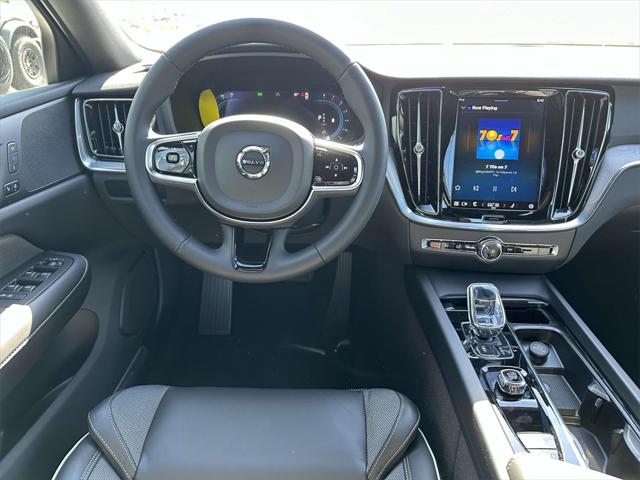2024 Volvo S60 B5 Plus Black Edition
