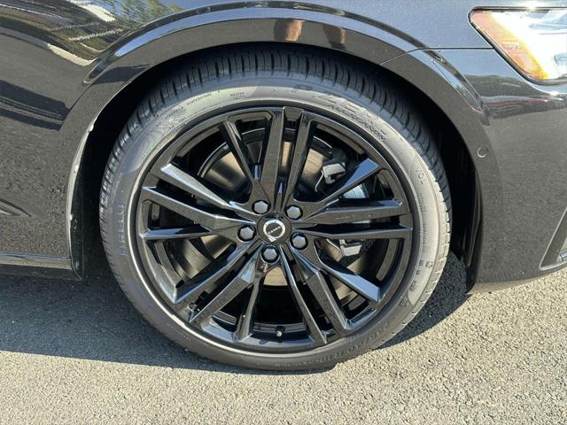2024 Volvo S60 B5 Plus Black Edition