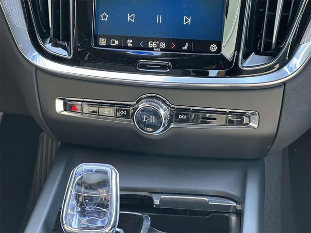 2024 Volvo S60 B5 Plus Black Edition