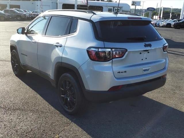 2025 Jeep Compass COMPASS LATITUDE 4X4