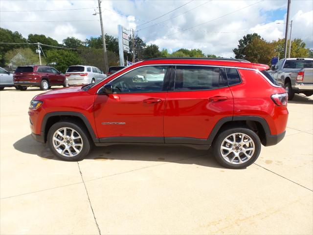 2025 Jeep Compass COMPASS LATITUDE 4X4