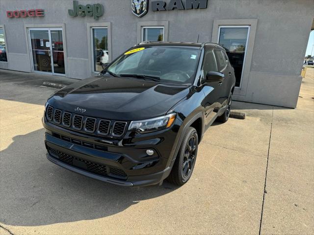 2025 Jeep Compass COMPASS LATITUDE 4X4