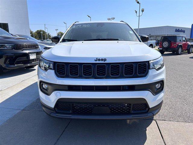 2025 Jeep Compass COMPASS LATITUDE 4X4