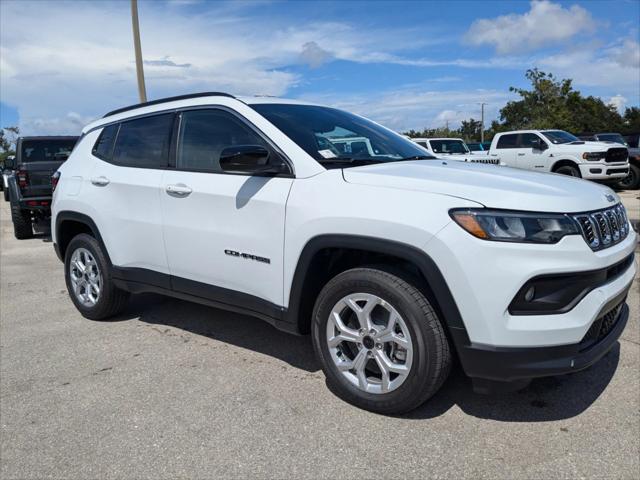 2025 Jeep Compass COMPASS LATITUDE 4X4