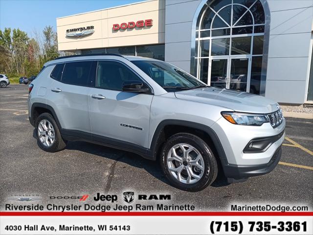 2025 Jeep Compass COMPASS LATITUDE 4X4