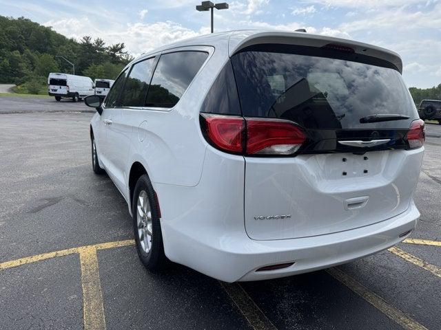 2024 Chrysler Voyager LX