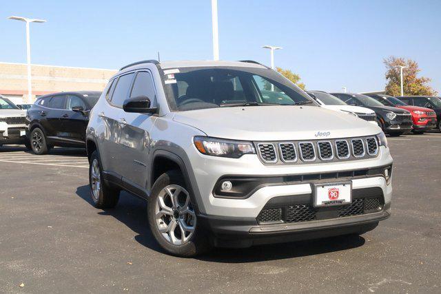 2025 Jeep Compass COMPASS LATITUDE 4X4