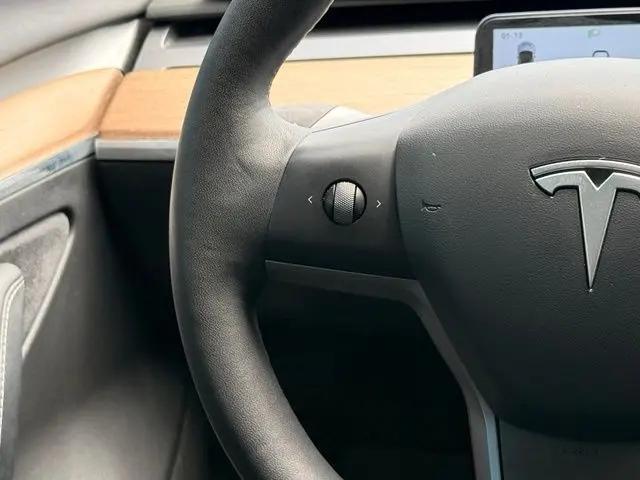 2021 Tesla Model 3 Standard Range Plus Rear-Wheel Drive
