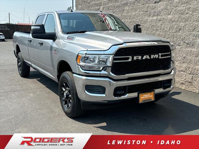 2023 RAM 3500 Tradesman Crew Cab 4x4 8 Box