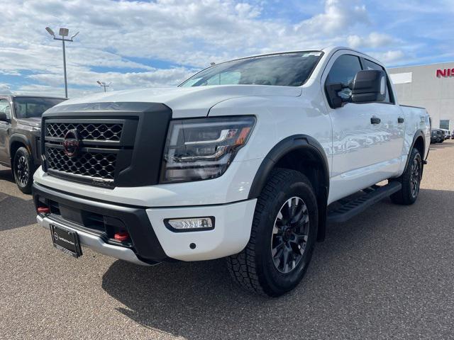 2024 Nissan TITAN Crew Cab PRO-4X 4x4