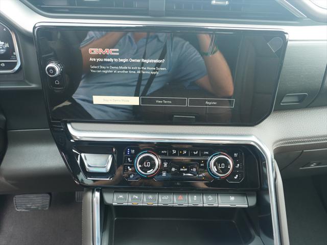 2024 GMC Sierra 1500 4WD Crew Cab Short Box Denali