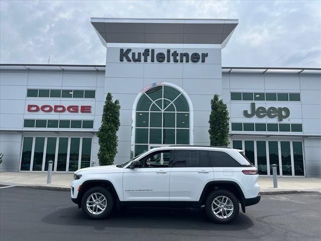 2024 Jeep Grand Cherokee GRAND CHEROKEE LAREDO X 4X4