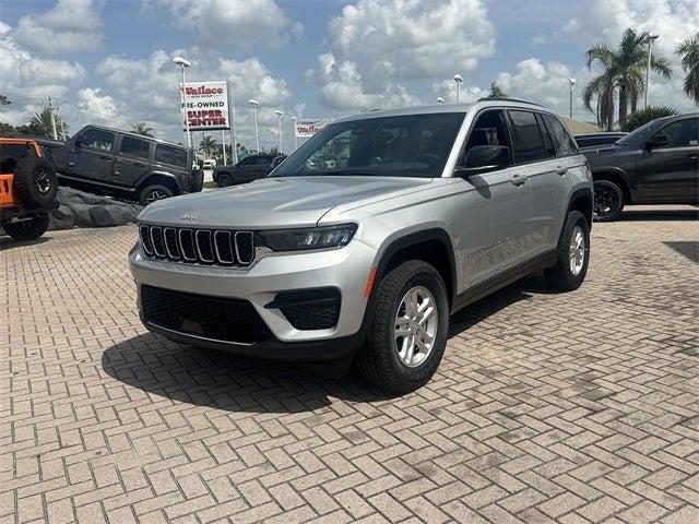 2024 Jeep Grand Cherokee GRAND CHEROKEE LAREDO 4X2