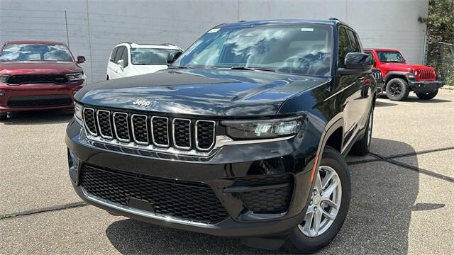 2024 Jeep Grand Cherokee GRAND CHEROKEE LAREDO X 4X4