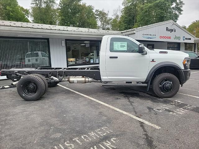 2024 RAM Ram 5500 Chassis Cab RAM 5500 TRADESMAN CHASSIS REGULAR CAB 4X4 84 CA 2024 RAM Ram 5500 Chassis Cab RAM 5500 TRADESMAN CHASSIS REGULAR CAB 4X4 84 CA