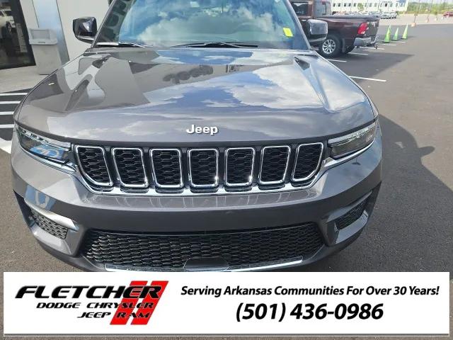 2024 Jeep Grand Cherokee GRAND CHEROKEE LAREDO X 4X4