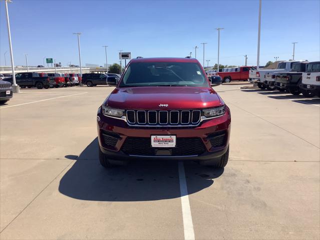 2024 Jeep Grand Cherokee GRAND CHEROKEE LAREDO X 4X4