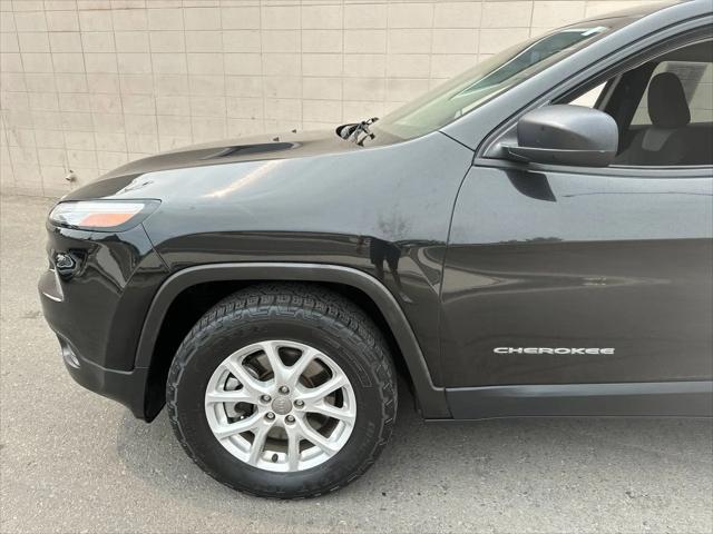 2016 Jeep Cherokee Sport