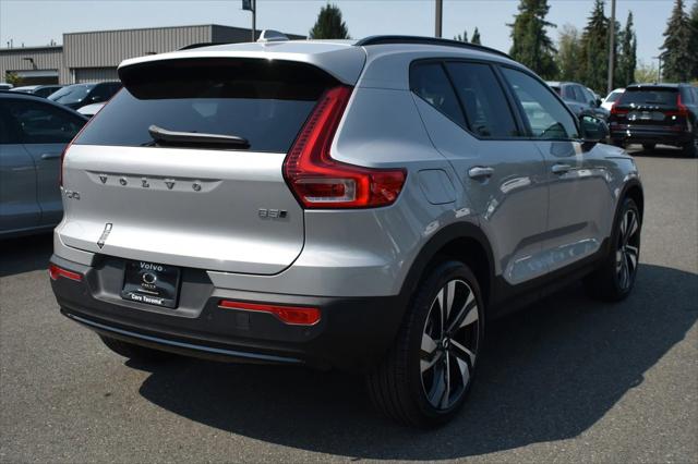 2025 Volvo XC40 Plus Dark Theme
