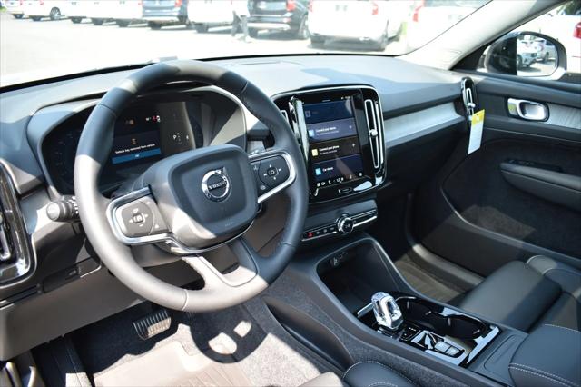2025 Volvo XC40 Plus Dark Theme