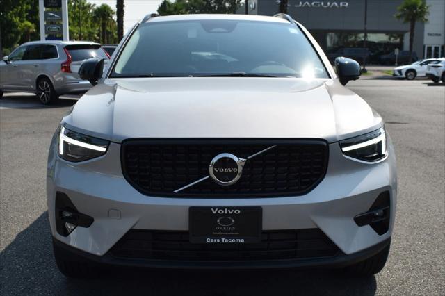 2025 Volvo XC40 Plus Dark Theme