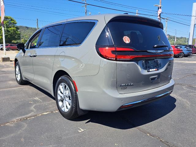 2024 Chrysler Pacifica PACIFICA TOURING L AWD