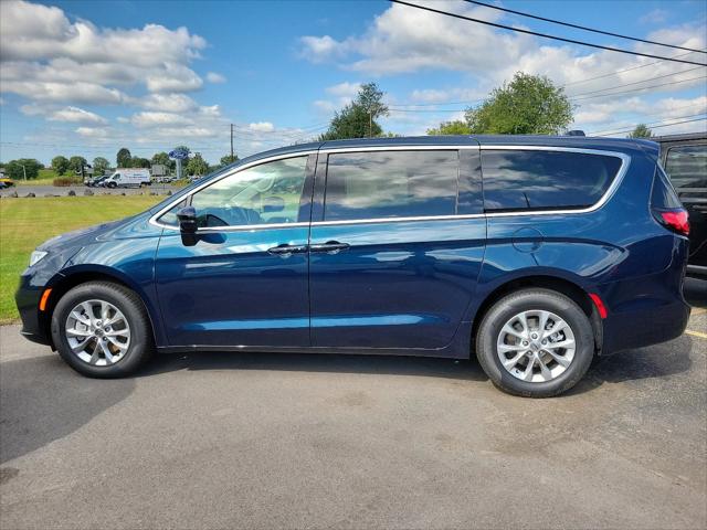 2024 Chrysler Pacifica PACIFICA TOURING L AWD