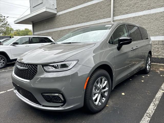 2024 Chrysler Pacifica PACIFICA TOURING L AWD