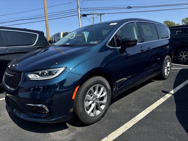 2024 Chrysler Pacifica PACIFICA TOURING L AWD