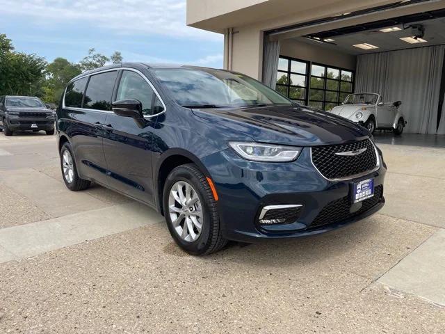 2024 Chrysler Pacifica PACIFICA TOURING L AWD