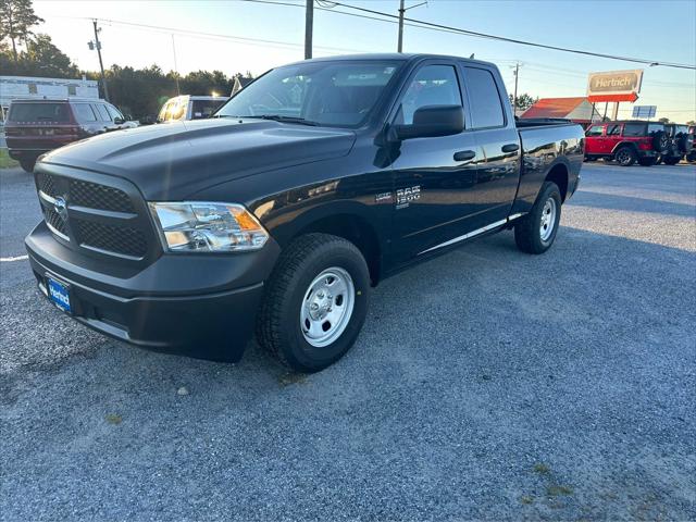 2024 RAM Ram 1500 Classic RAM 1500 CLASSIC TRADESMAN QUAD CAB 4X4 64 BOX