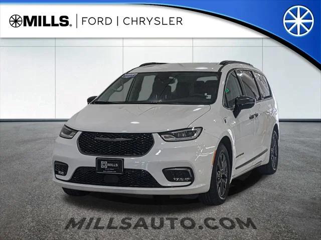 2024 Chrysler Pacifica Hybrid PACIFICA PLUG-IN HYBRID ROAD TRIPPER