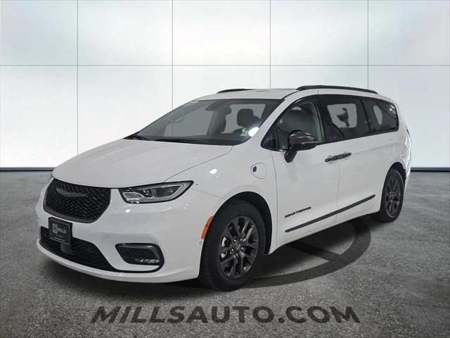 2024 Chrysler Pacifica Hybrid PACIFICA PLUG-IN HYBRID ROAD TRIPPER