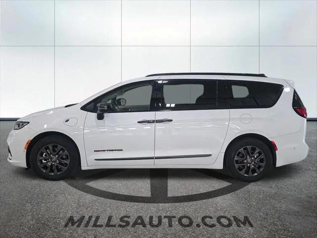 2024 Chrysler Pacifica Hybrid PACIFICA PLUG-IN HYBRID ROAD TRIPPER
