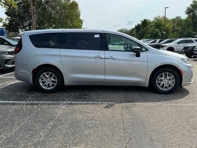 2024 Chrysler Pacifica PACIFICA TOURING L