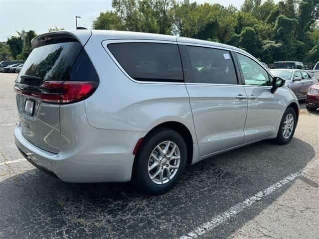 2024 Chrysler Pacifica PACIFICA TOURING L