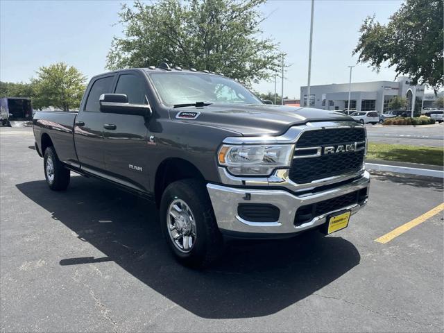 2022 RAM 3500 Tradesman Crew Cab 4x4 8 Box