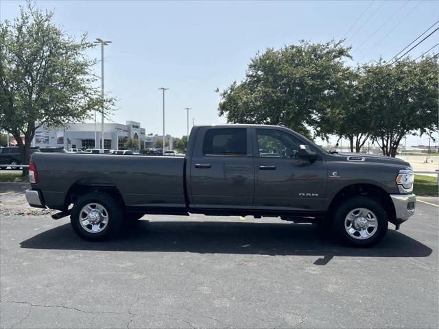 2022 RAM 3500 Tradesman Crew Cab 4x4 8 Box