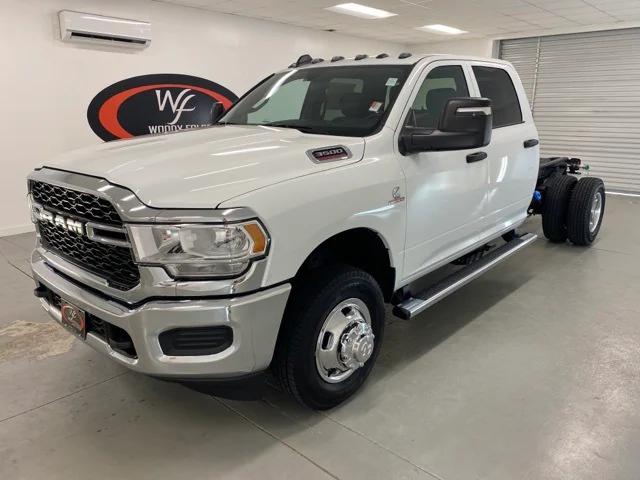 2024 RAM Ram 3500 Chassis Cab RAM 3500 TRADESMAN CREW CAB CHASSIS 4X4 60 CA