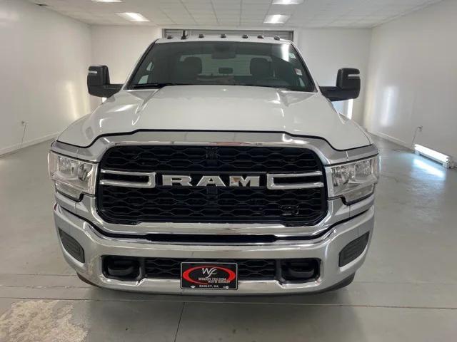 2024 RAM Ram 3500 Chassis Cab RAM 3500 TRADESMAN CREW CAB CHASSIS 4X4 60 CA