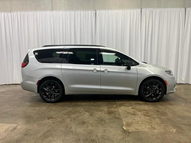 2024 Chrysler Pacifica PACIFICA LIMITED AWD