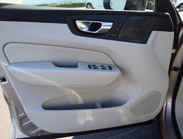 2025 Volvo XC60 Plug-In Hybrid Plus