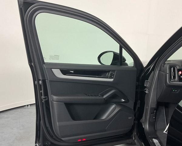 2024 Porsche Cayenne AWD