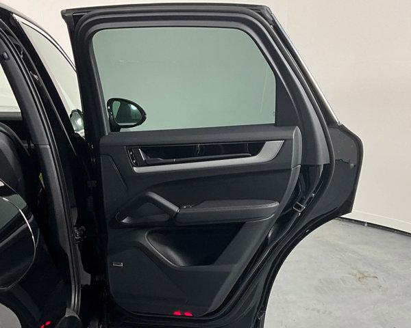 2024 Porsche Cayenne AWD