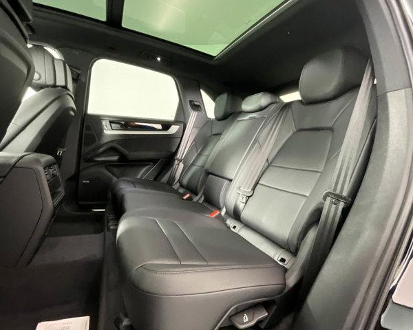2024 Porsche Cayenne AWD