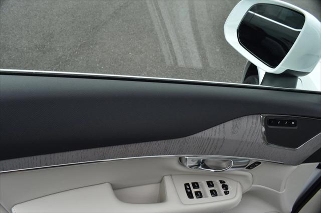 2025 Volvo XC90 Plug-In Hybrid Plus