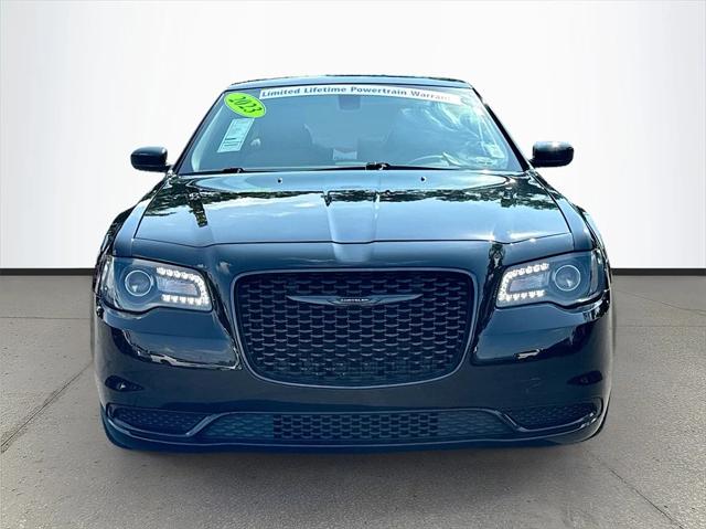 2023 Chrysler 300 Touring